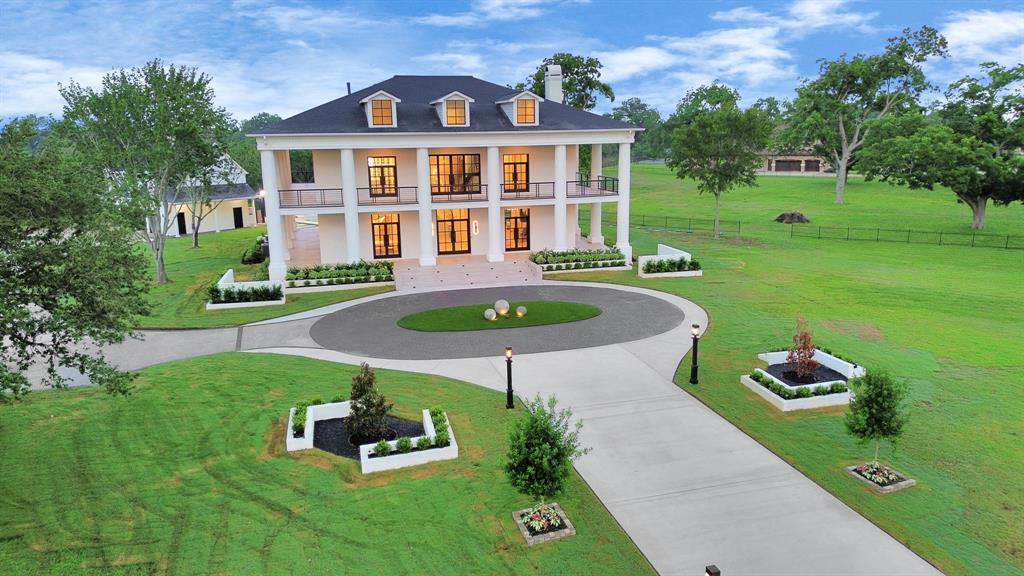 21 Sovereign, Richmond, TX 77469