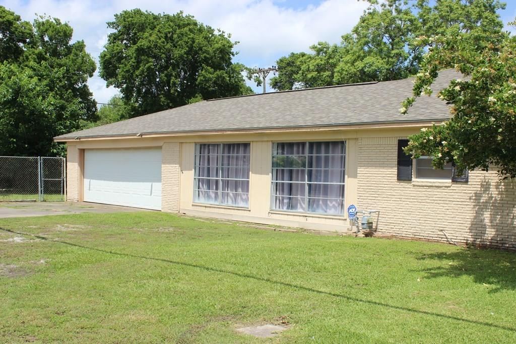316 Ritchie Ave, PALACIOS, TX 77465