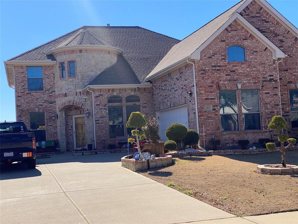 2832 Lukenbach Dr