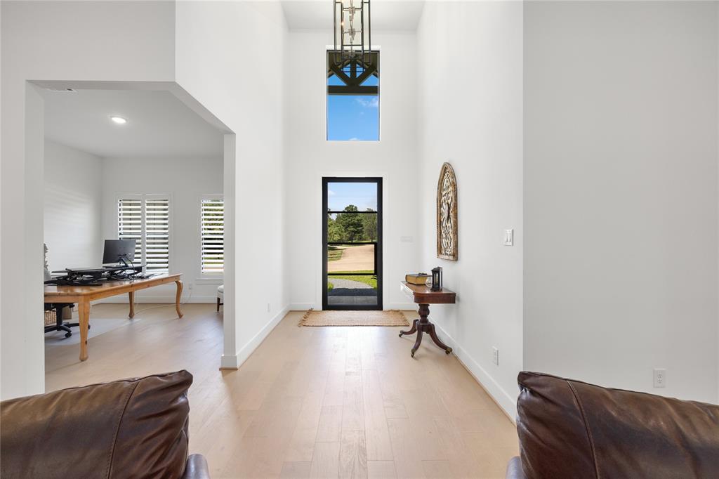 1607 N Falls Dr, NEW ULM, TX 78950