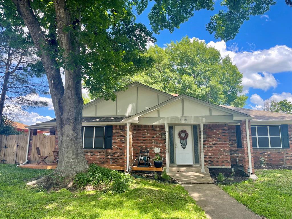 1012 TOWNSEND LN  