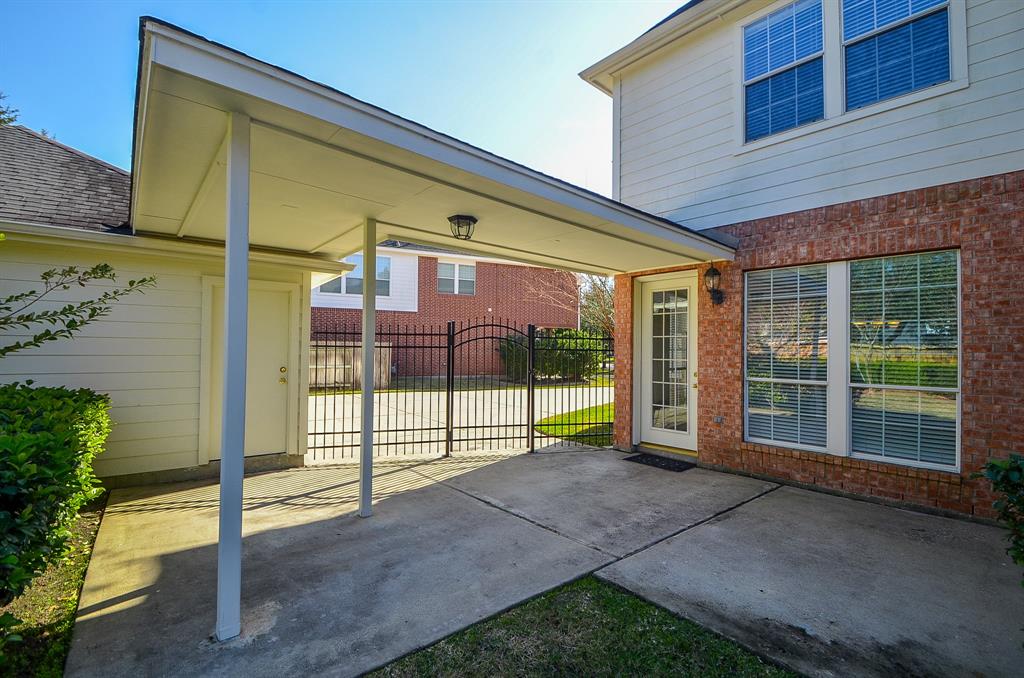 1510 Lake Holbrook Ln, RICHMOND, TX 77406