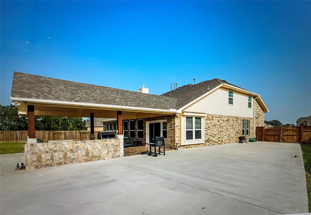 1264 Laurel Loop, ANGLETON, TX 77515