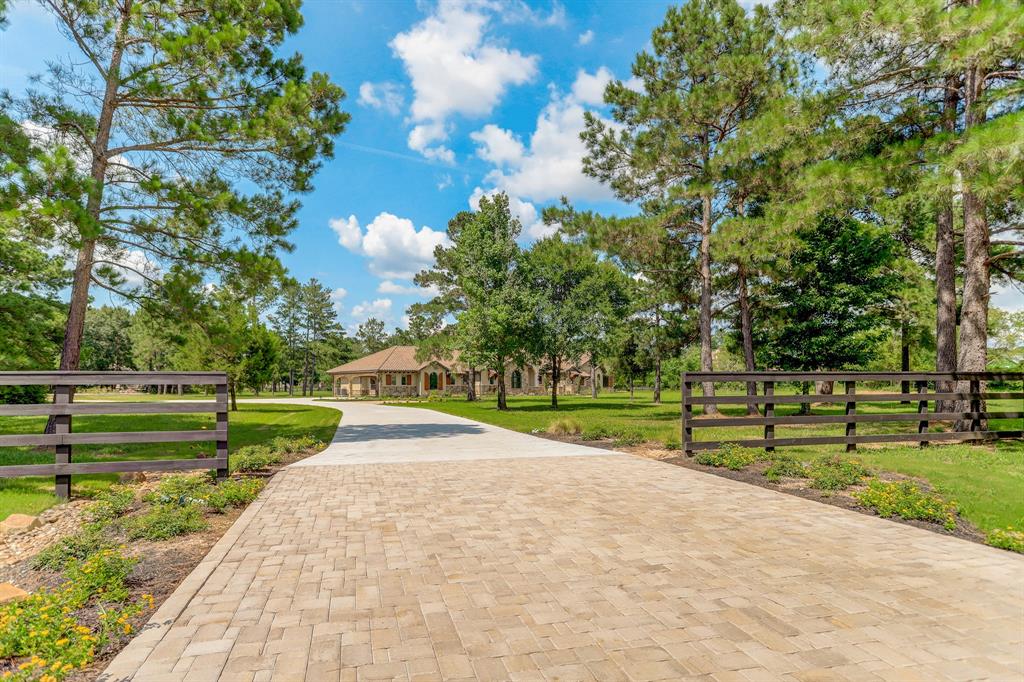 41 Willowcreek Ranch Rd, Tomball, TX 77377
