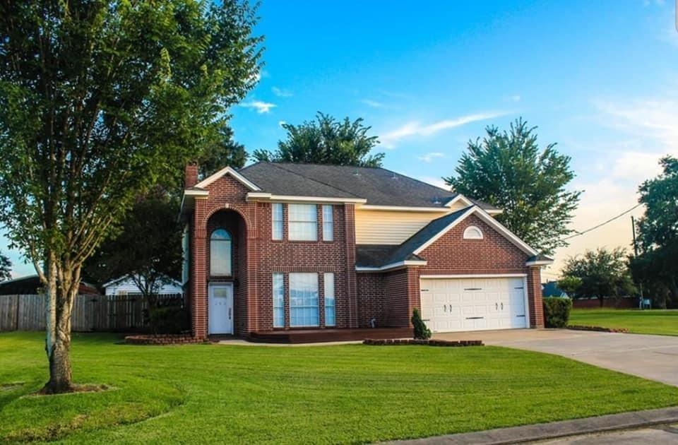203 Skylark Ave  