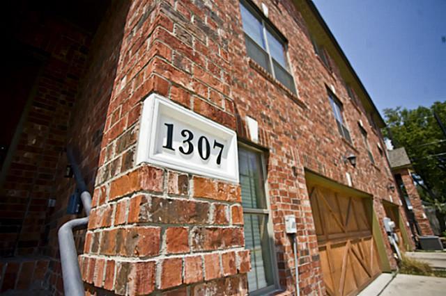 1307 Halcyon Pl  