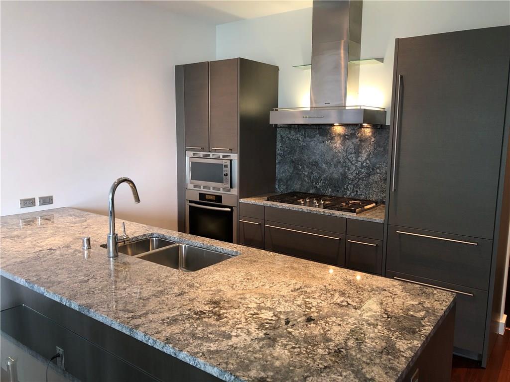 2900 Mckinnon St Unit 802  