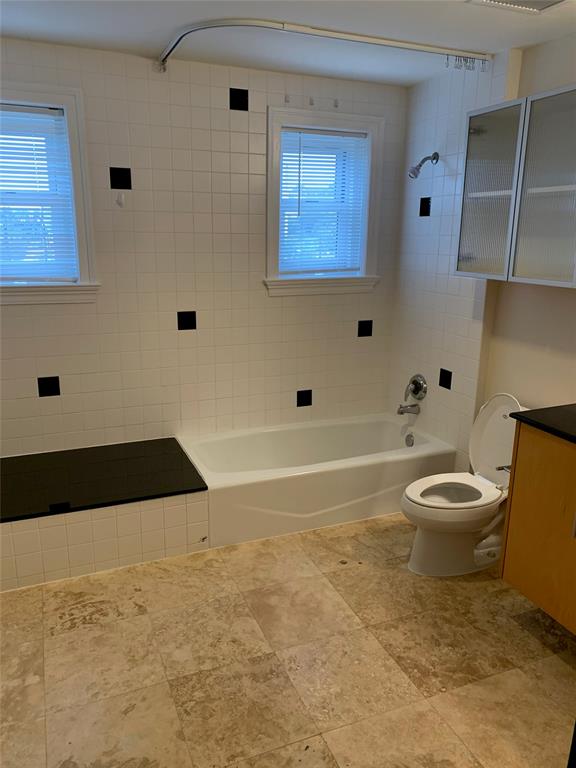 329 E Colorado Blvd Unit 404