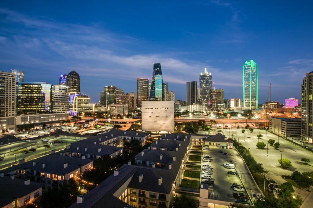 2408 Victory Park Ln Unit 1239  