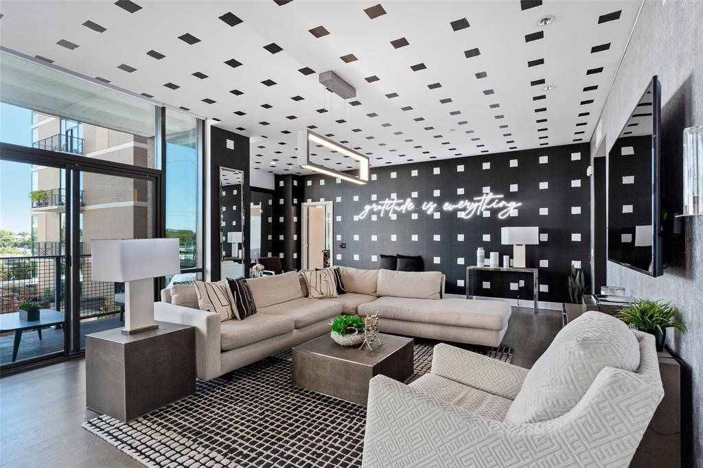 5656 N Central Expy Unit 400  