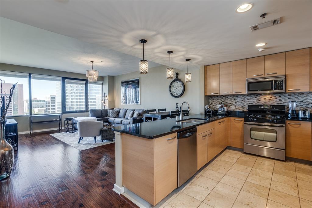 1200 Main St Unit 704