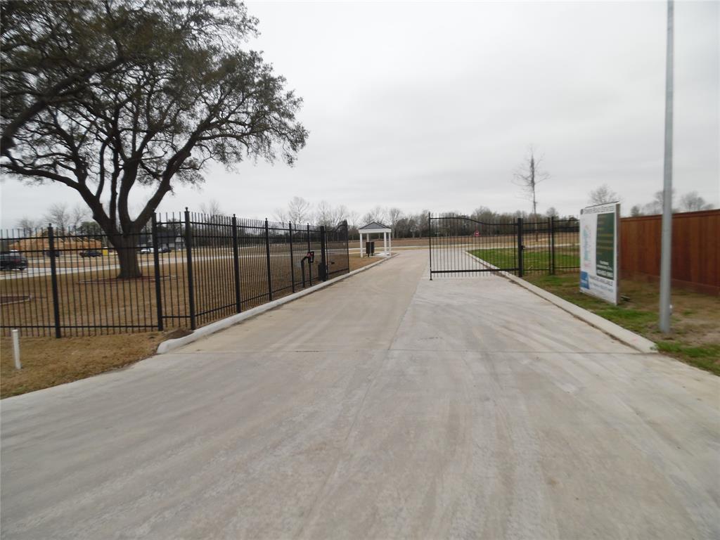 15731 South Tower Cir, SANTA FE, TX 77517