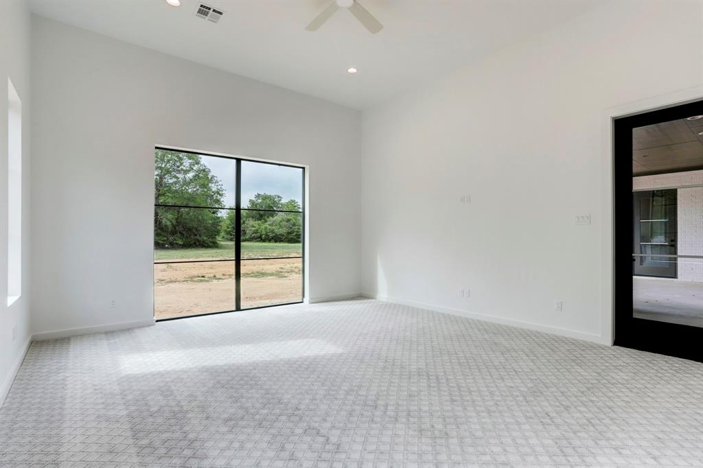 432 S Garrett Cir, BELLVILLE, TX 77418