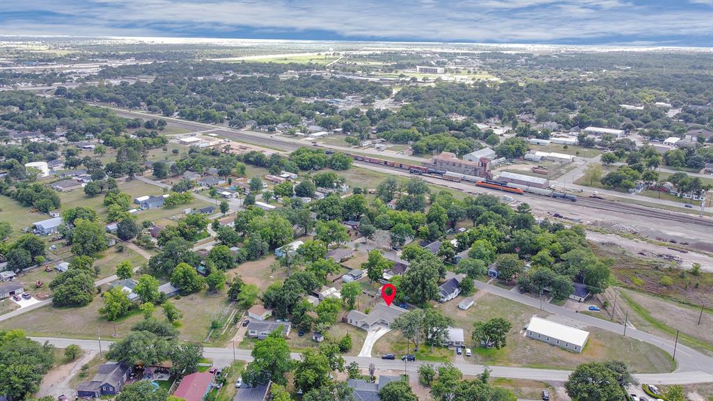 507 Frydek Rd, SEALY TX 77474