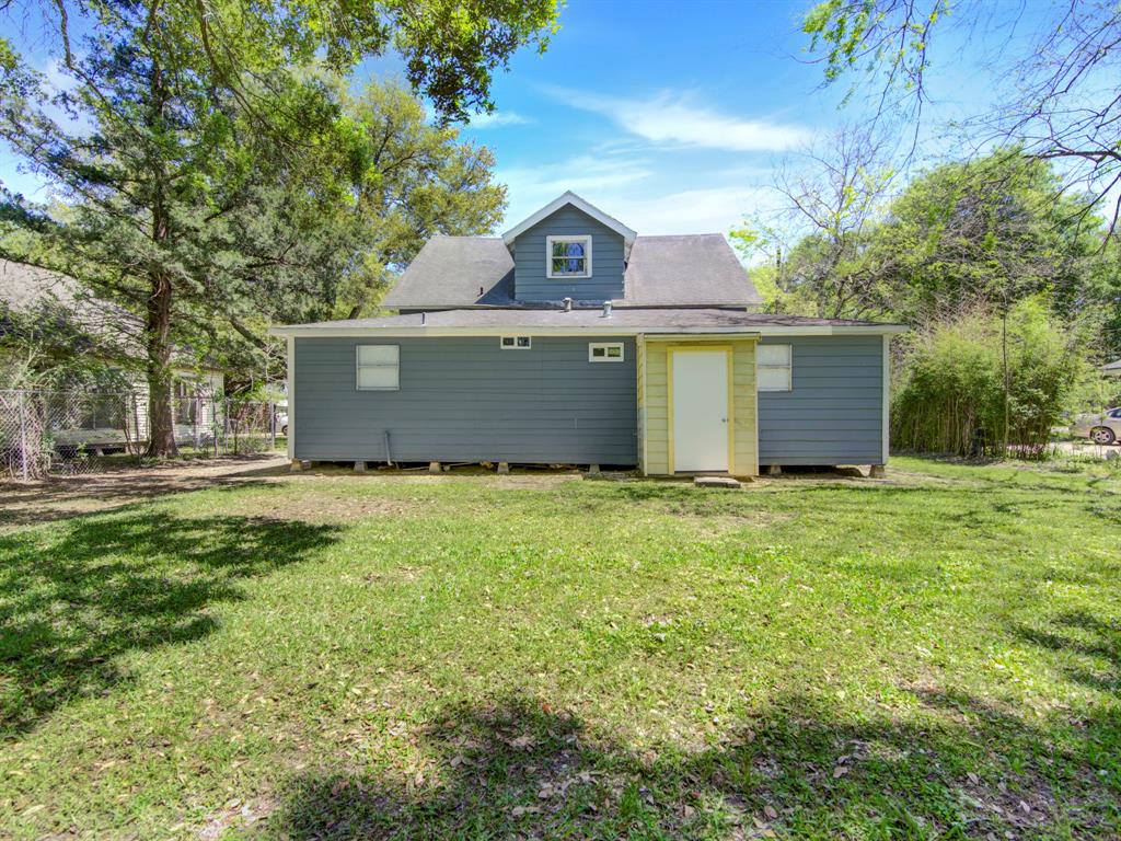 313 N Beauregard St 1, ALVIN, TX 77511