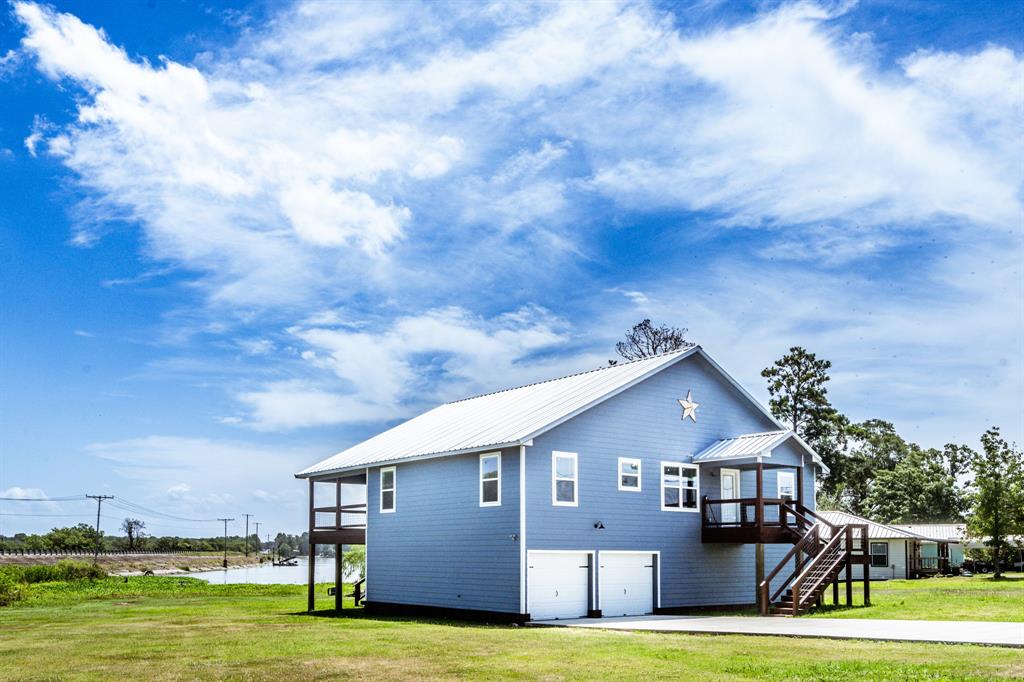 167 Lakeshore Dr  