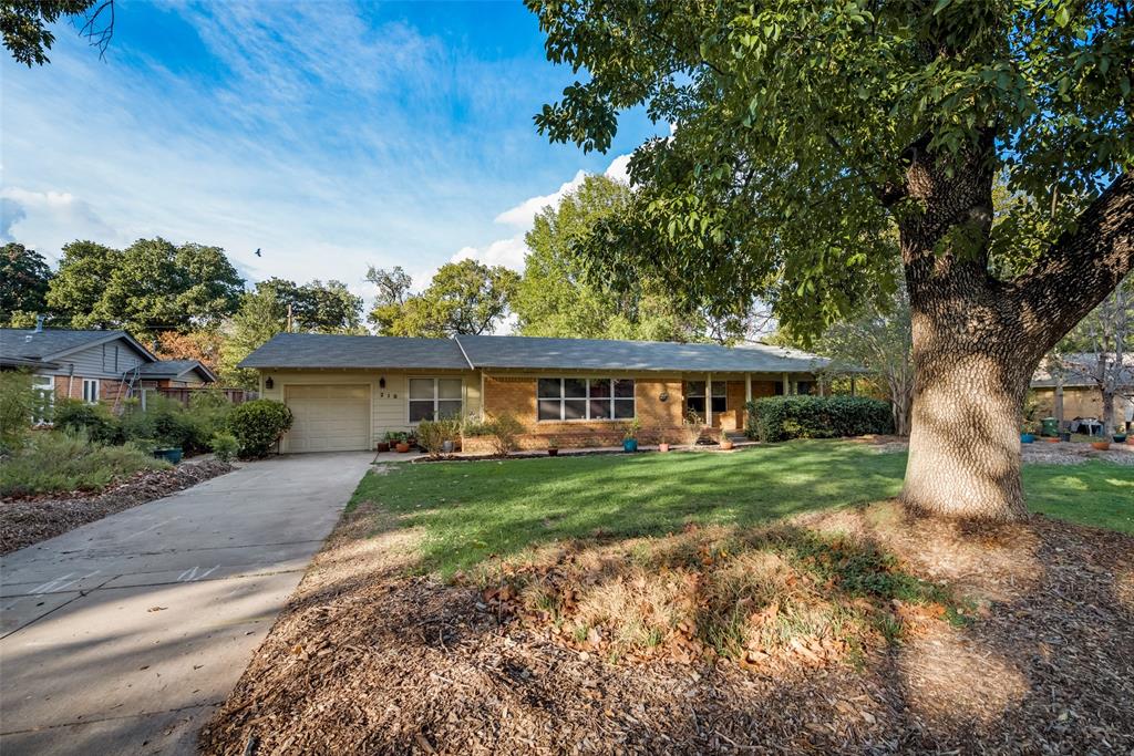 210 Varsity Cir