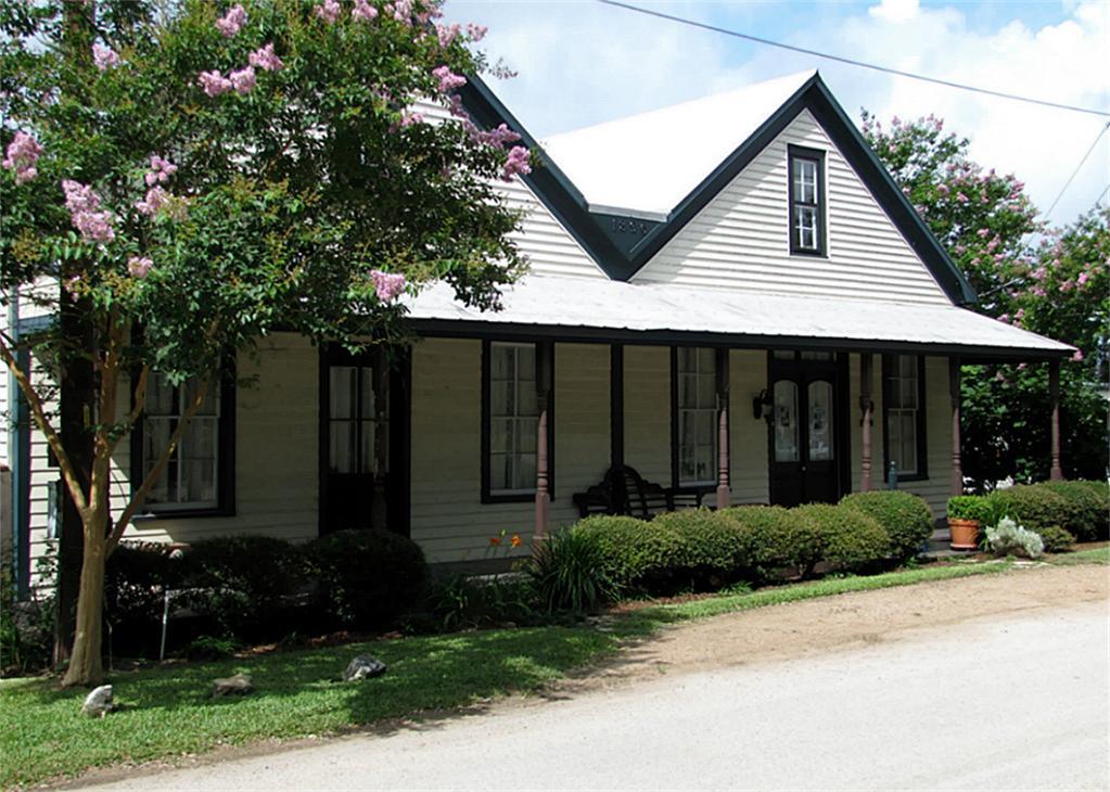 651 Taylor St, NEW ULM, TX 78950