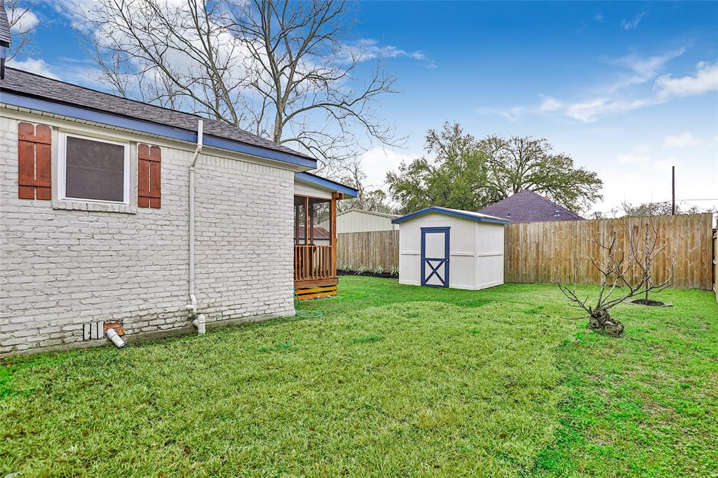 407 E 2nd St, HUMBLE, TX 77338