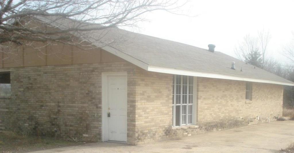 1900 W WINTERGREEN RD