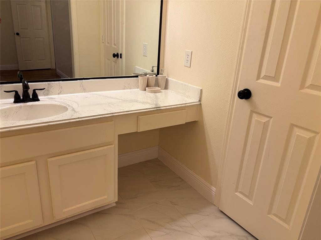 17427 Marigold Dr, SUGAR LAND, TX 77479