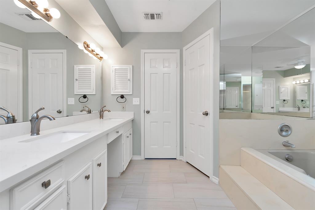 2102 Plantation Dr, RICHMOND, TX 77406