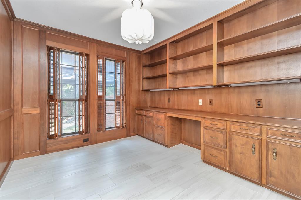 2102 Plantation Dr, RICHMOND, TX 77406