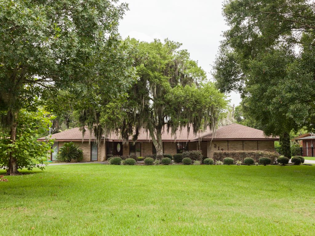 213 W Bayou Dr, DICKINSON, TX 77539