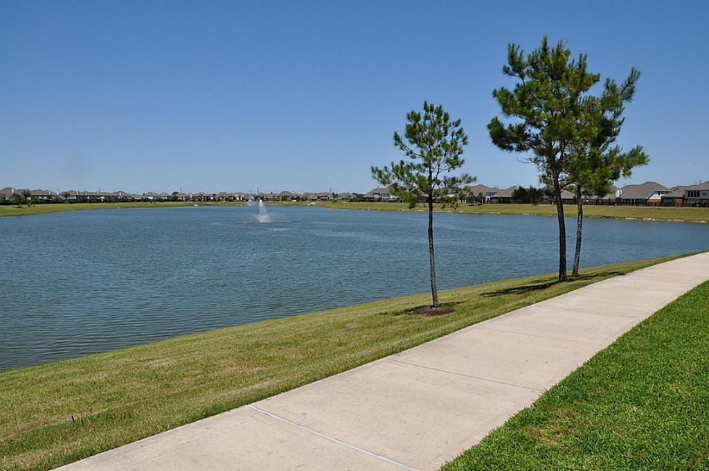 2518 Brittany Lakes Dr, LEAGUE CITY, TX 77573