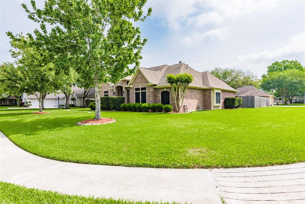 4211 Castle Dr, SANTA FE, TX 77510