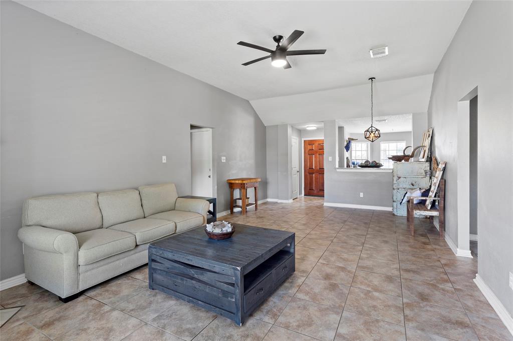 507 Valley Dr, DICKINSON, TX 77539