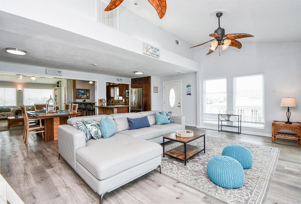 16601 Jamaica Beach Rd, JAMAICA BEACH, TX 77554