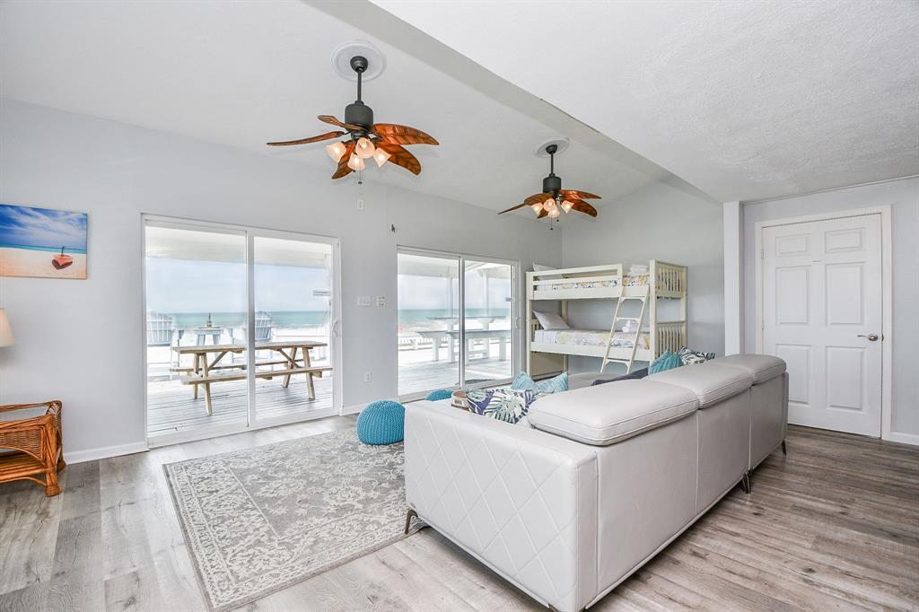 16601 Jamaica Beach Rd, JAMAICA BEACH, TX 77554