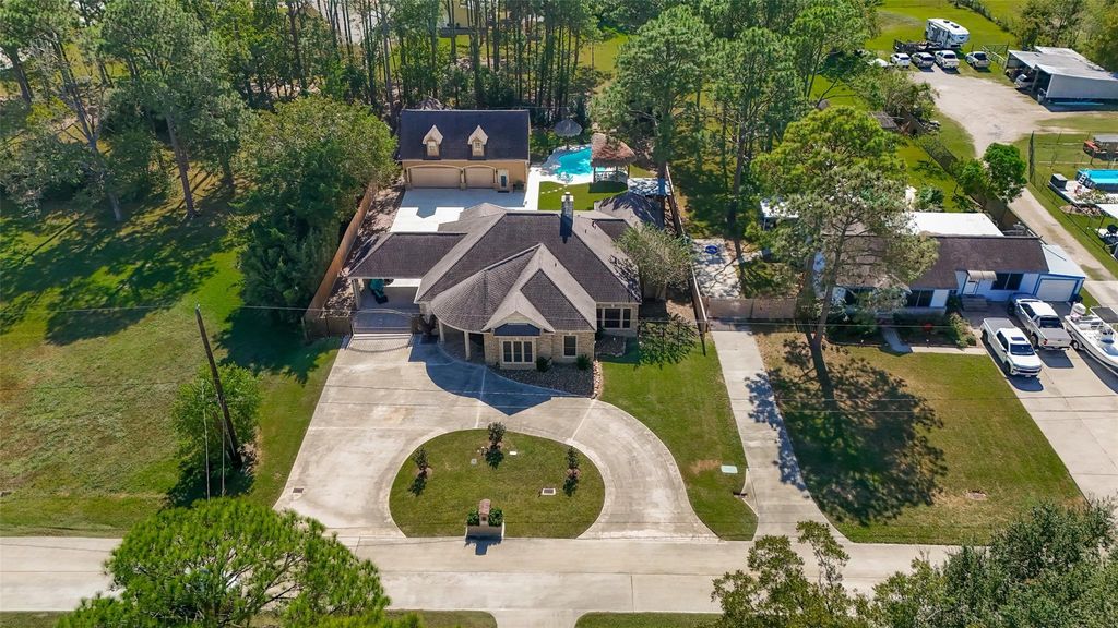 1005 Lewis Dr  