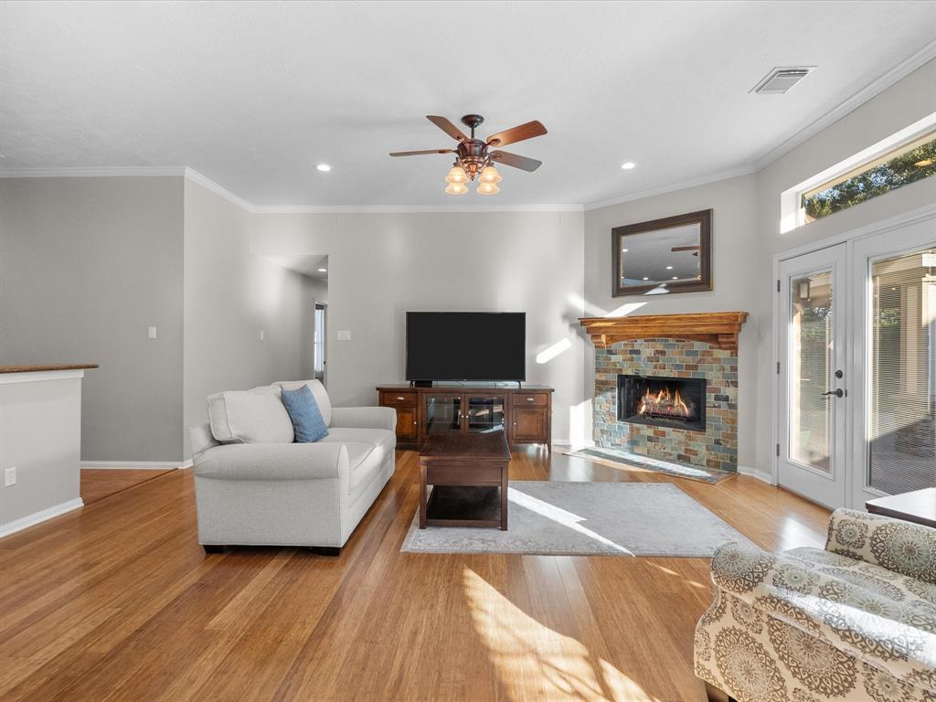 5211 Cottonwood Creek Ln, League City, TX 77573