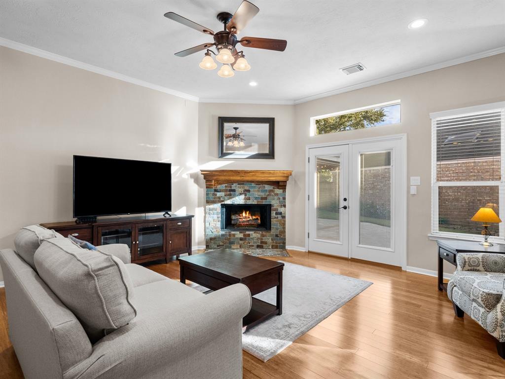 5211 Cottonwood Creek Ln, League City, TX 77573