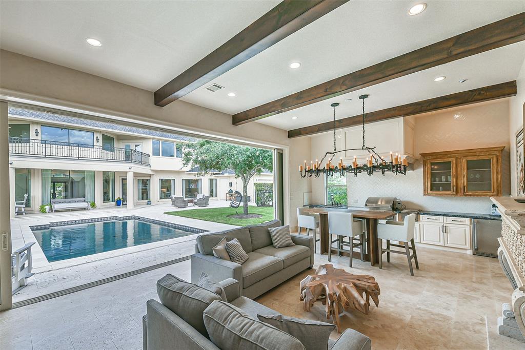 2018 San Joaquin Pkwy, FRIENDSWOOD TX 77546