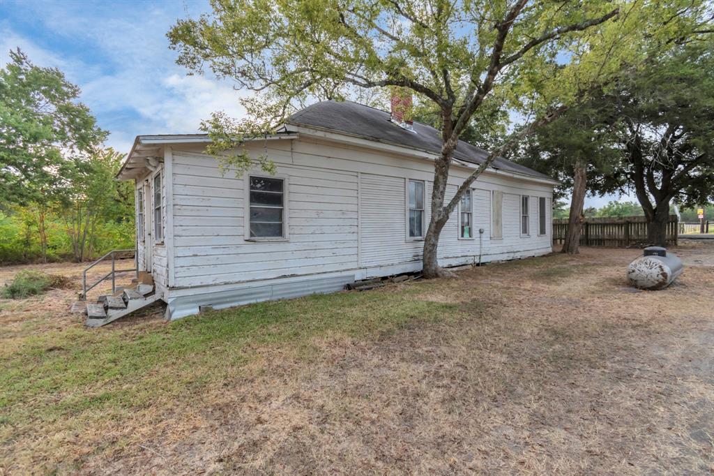 19257 Hwy 30, SHIRO, TX 77876