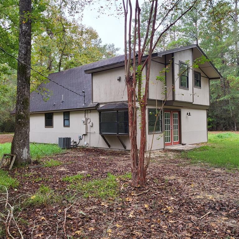 100 Persimmon, VILLAGE MILLS, TX 77663