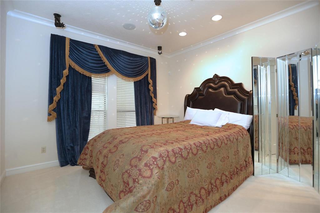 401 Saddlebrook Ln, TOMBALL, TX 77375