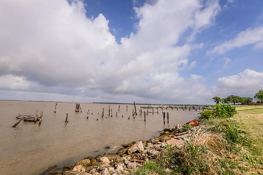 3706 Tri City Beach Rd, BAYTOWN, TX 77523