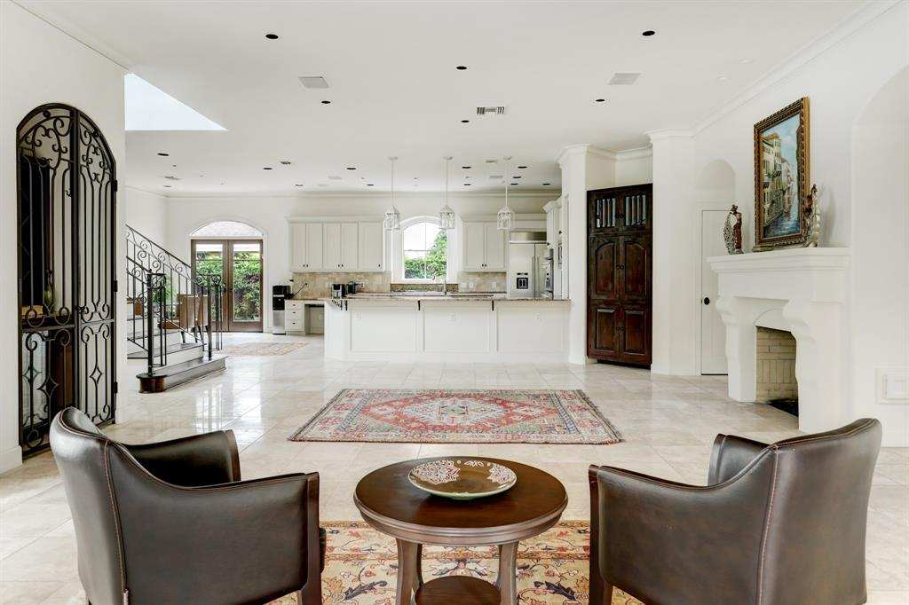 2026 Sunset Blvd, Houston, TX 77005