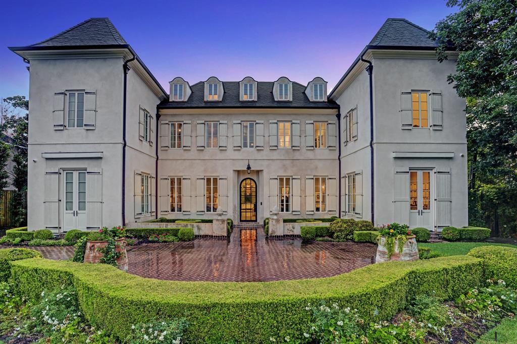 11 Crestwood Dr, Houston, TX 77007