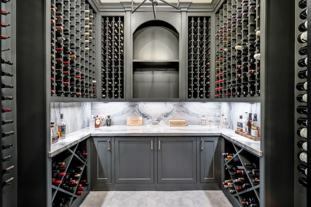 7 Gage Ct HOUSTON TX 77024 HAR com