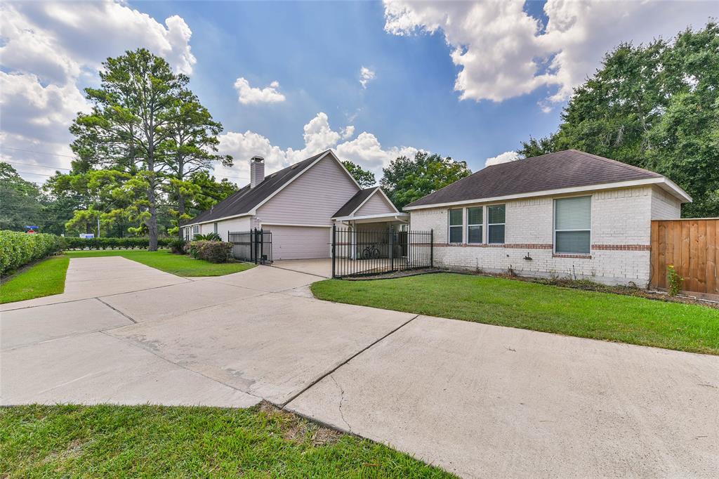 9206 Clay Rd, Houston, TX 77080