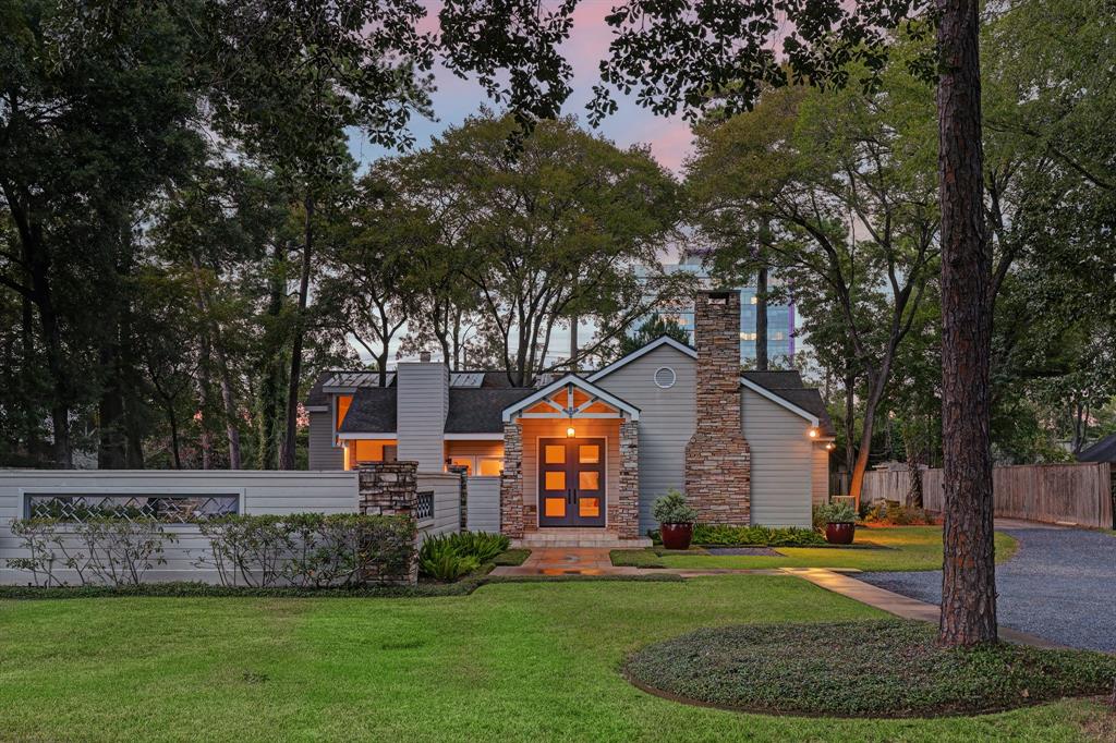 38 Saddlebrook Ln, Houston, TX 77024