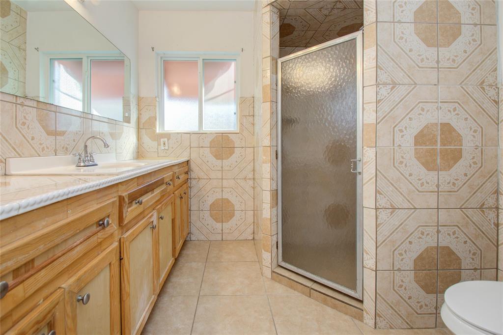 8202 Glenscott St, HOUSTON, TX 77061