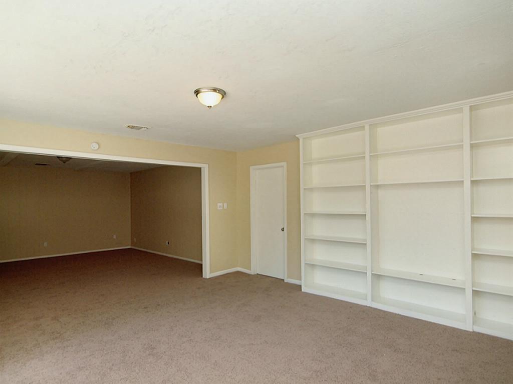 2835 Heritage Bend Dr, WEBSTER, TX 77598