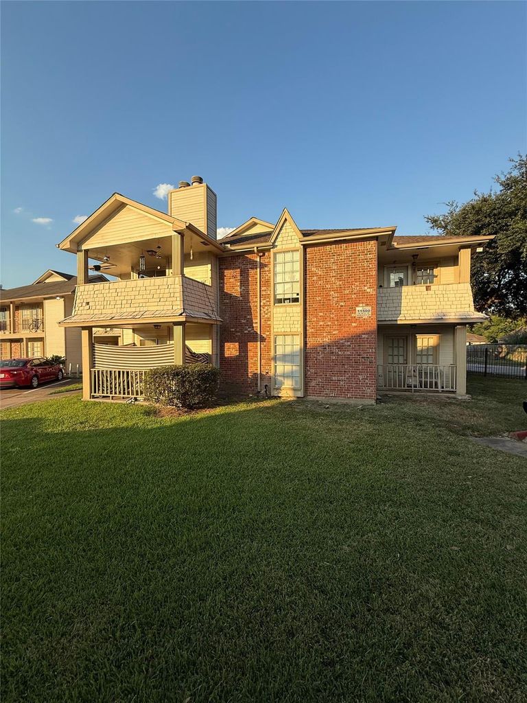11500 Meadow Ln 4, STAFFORD, TX 77477