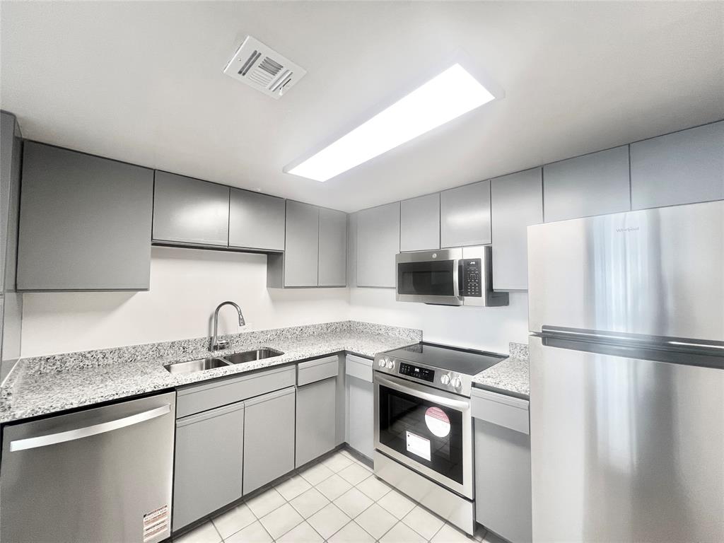 2016 Main St Unit 703